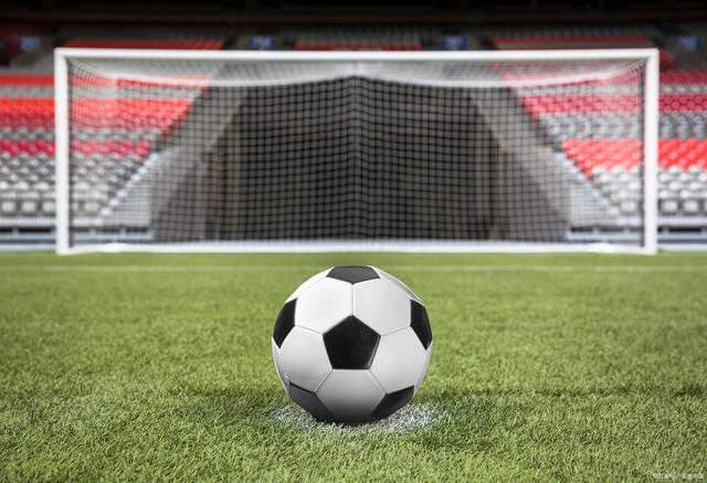 数据分析师使用足球比分捷报网手机进行研究